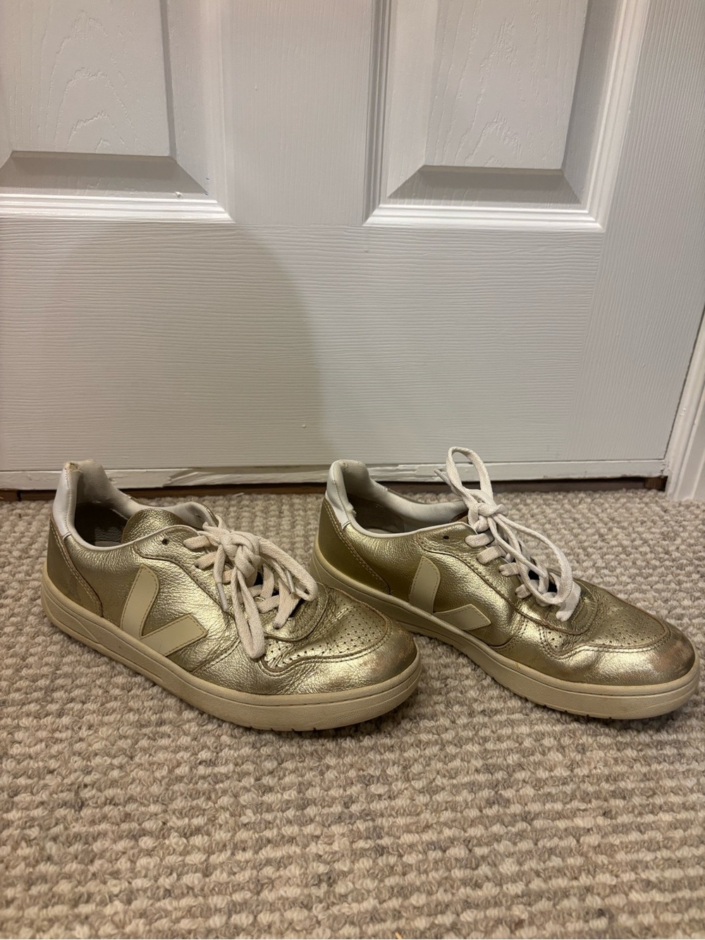 Gold Women's Leather Sneakers - Brand:veja